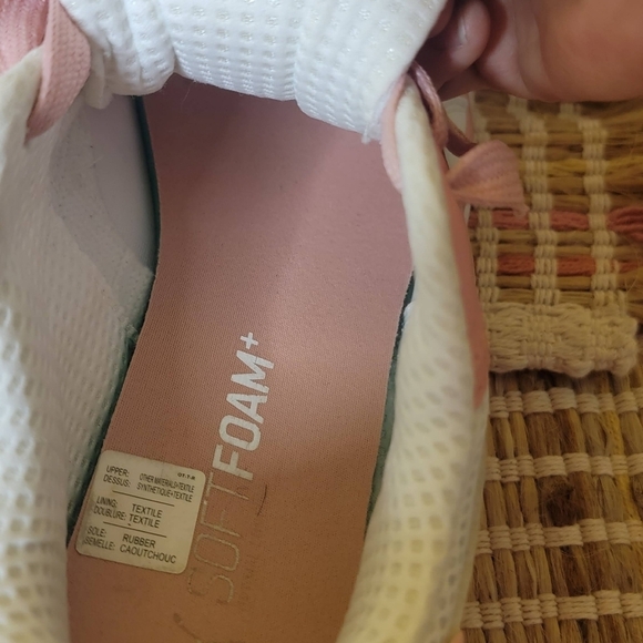 Puma axis shoes. Like new! - Picture 3 of 9